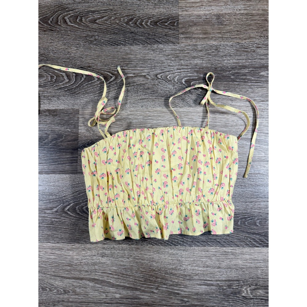 Cropped Frill Top in a sunny yellow hue with a delicate pink floral print NA-KD